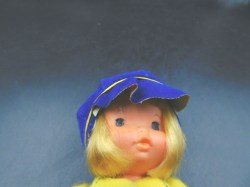 8 in hk yellow cape face